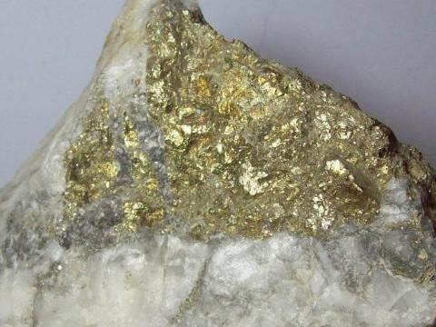 黃金誕生記 從金屬礦石到閃耀瑰寶